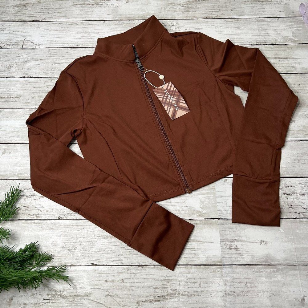 Balance Athletica cropped zip in cocoa L. Beautiful chocolate brown.